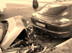 После ДТП ВАЗа и элитного «Porsche» в Воронеже водители высмеяли отечественный автопром