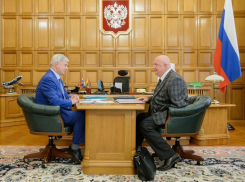 У Александра Гусева попросили денег на площадь в воронежском райцентре