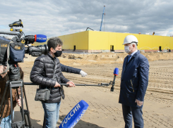 Когда продолжат снимать коронавирусные ограничения, рассказал губернатор Гусев