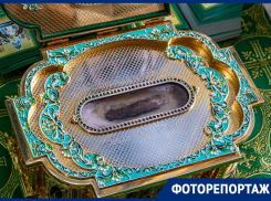 Как выглядят мощи Сергия Радонежского, поклониться которым пришли тысячи воронежцев