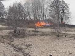 Неизвестные устроили пожар возле воронежского ЖК