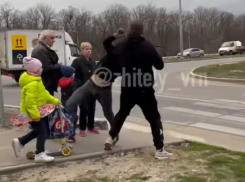 Эпичным ударом воронежец уложил убегающего от полиции нарушителя спокойствия