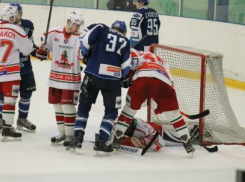 Хоккейный клуб «Россошь» обыграл «Елец», забросив 6 шайб