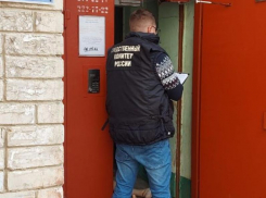 Труп женщины нашли в подъезде в Воронеже 