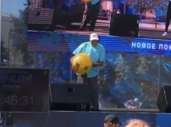  Пенсионер из Воронежа зажег с молодежью в батле от ТНТ 