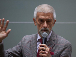 В партию Стивена Сигала и Захара Прилепина вступил худрук МХАТ