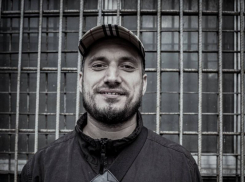 Умер рэпер Паша Техник, которого избивали резиновым членом в Воронеже