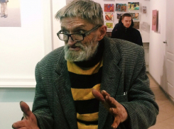 Художник-бомж поразил воронежцев необычным видением жизни на выставке в «Х.Л.А.М.Е» 