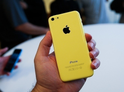 Сотрудники сервисного центра на Машмете забрали у воронежца iPhone