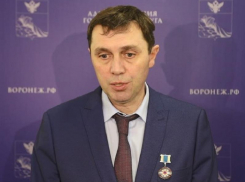 Петрин: 15 человек остаются в ПВР после удара скоростной воздушной цели по Воронежу