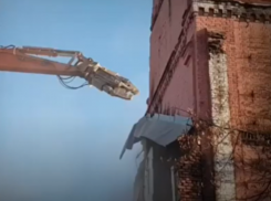 Уничтожение хлебозавода в Воронеже сравнили с нападением динозавра 