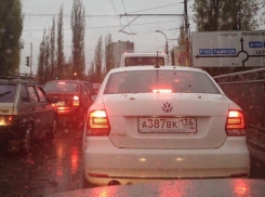 Дождь спровоцировал мертвую пробку в Воронеже