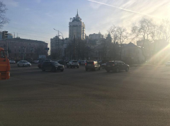 Неработающие светофоры спровоцировали хаос и пробки в центре Воронежа