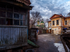 Воронку в прошлое обнаружили в старом воронежском дворе 