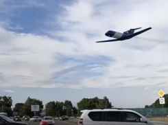 Летающая лаборатория эффектно промчалась в сотне метров над Воронежем