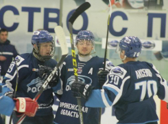 ХК «Россошь» начал защиту чемпионского титула с уверенной победы над ХК «Липецк»