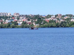 В Воронеже начали демонтировать баркалон «Меркурий»