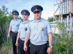«Героями себя не считаем»: полицейские вытащили из болота двух подростков в Воронеже 