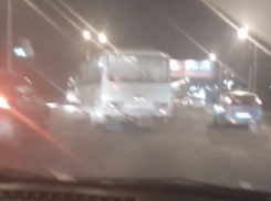 Лихой автобус с пассажирами рассорил воронежских водителей