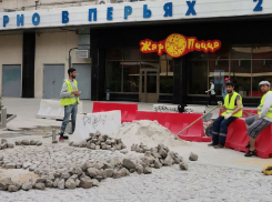 Из-за четырех камней пришлось переложить брусчатку в центре Воронежа