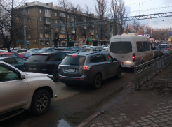 Девятибалльные пробки довели пассажиров до бешенства в Воронеже 