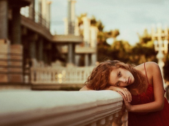 Воронежская студентка оказалась на обложке книжки американской писательницы