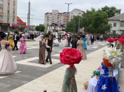 Костюмированное представление устроили на открытии центра за 160 млн рублей под Воронежем