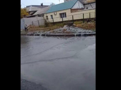 Разлив зловонной реки показали на видео в Воронеже