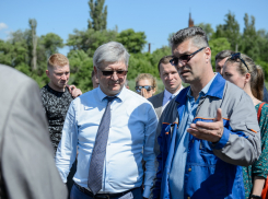 Как игра красивыми цифрами помогает губернатору Гусеву сохранить политическое лицо