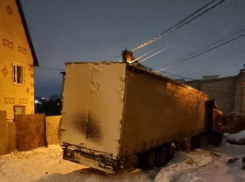 «Я уехал!», – дальнобойщика, застрявшего в ледяной ловушке, спасли в Воронеже