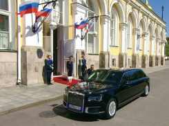 Новый лимузин Владимира Путина оценили воронежские автомобилисты