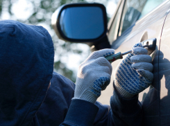 Воронежские полицейские поймали трех угонщиков автомобиля, стоимостью более полмиллиона рублей