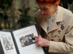 Портрет фронтовой медсестры, написанный воронежским солдатом, отправится в Сочи