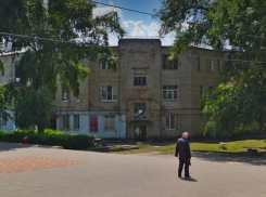 Без отопления и горячей воды выживает инвалид в аварийном доме под Воронежем