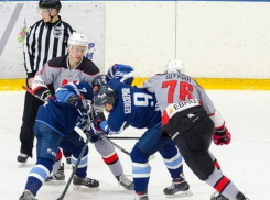 Воронежский «Буран» раскатали на домашнем льду гости из Новокузнецка