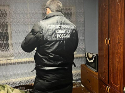 Опубликовано фото из дома, где воронежанка вонзила нож в своего мужа 