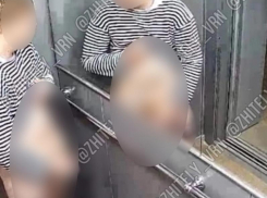 Парня застали за непристойным занятием в воронежском лифте 