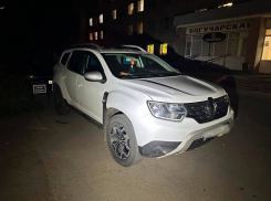 Двухлетнюю девочку сбил водитель иномарки в Воронежской области, отвёз её в больницу и сбежал