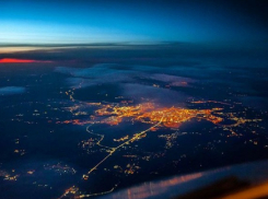 Потрясающий снимок рассвета в Воронеже сделал пилот из кабины самолета