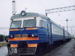 В Воронеже под поездом погибла 13-летняя девочка