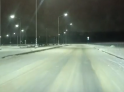 Как выглядит закрытая новая дорога на улице Крынина 