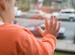 Мать-наркоманка из Нововоронежа оставила двухлетнего малыша без жилья