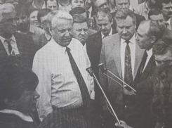 Борис Ельцин в Воронеже раздавил и деморализовал номенклатурщиков