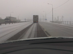 Воронежских автомобилистов возмутила неочищенная от снега платная трасса М-4 
