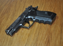 В Воронеже пьяный дебошир несколько раз выстрелил в полицейского 