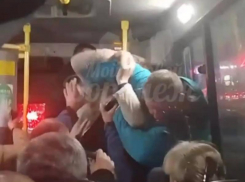 Маршруточный мордобой попал на видео в Воронеже