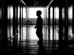 Воронежские власти сократили финансирование интернатов и патронатных семей