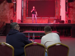 Прикосновения к Водонаевой и привет теще: что происходит за кулисами шоу StandUp Celebrity