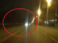 Проблему всех автомобилистов в темноте сняли в Воронеже