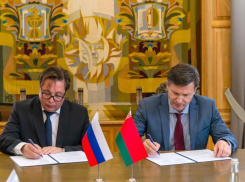 Ректор ВГУ подписал договор о сотрудничестве с Белорусским государственным университетом 